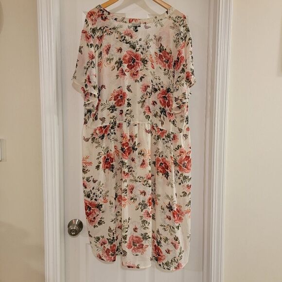 Torrid White Floral Tunic Babydoll Blouse size 4 - Picture 2 of 5